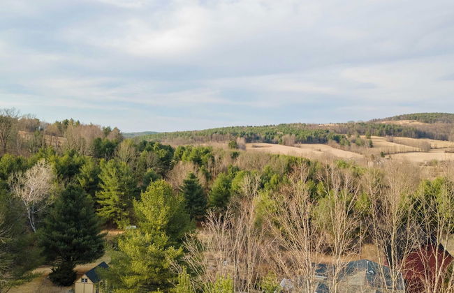 Secluded w/ Deck Views, Hot Tub, & Ping Pong Hudson in the Berks by Avantstay - Foto 53