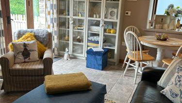 Cosy riverside property - Photo 3