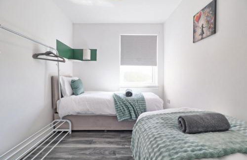 Comfy 4 Bed, Sleeps 8, fast WIFI, Contractor friendly - Foto 24