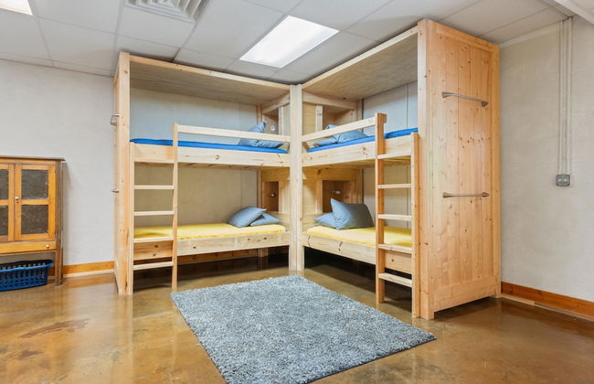 Beautiful Home on a Quiet Lot, Sleeps 14, Treehouse & Game Room! - Foto 4