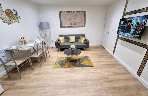 16A Ground floor setup for your most amazing relaxed stay Free Parking Free Fast WiFi - Foto 2