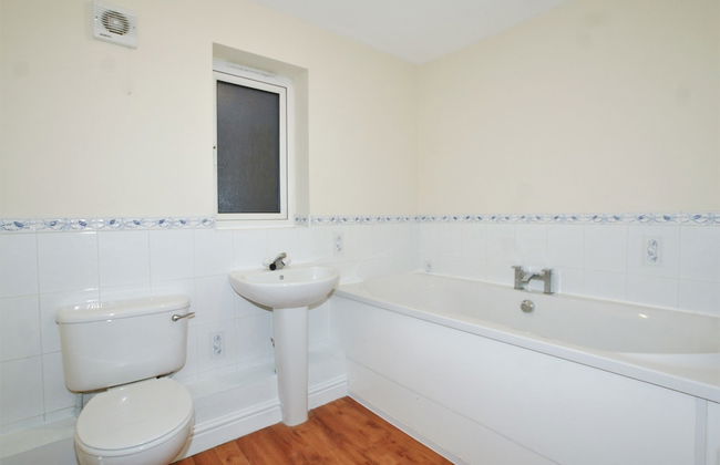 3 Bedroom Holiday Home With River Views - Photo 16