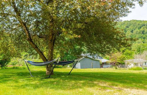 Mountain Serene Views and Creek-side Charm - Pet friendly - Foto 17