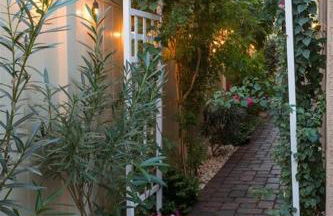 Gated townhouse with 2 suites, heated pool, hot tub - Photo 35