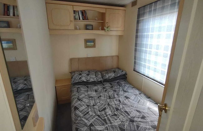 Charming 3-bed Caravan Cymtydu - Foto 2