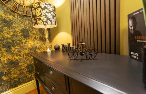 NEW Refurbished Cottage near Alton Towers Sleeps 6 Ashbourne Peak District Derbyshire - Foto 28