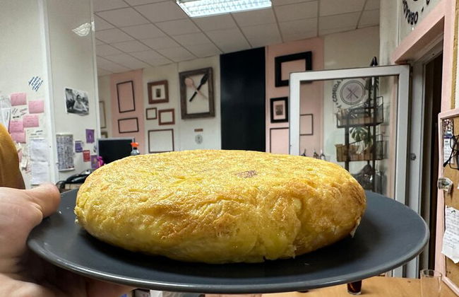 Cours de cuisine de tapas espagnoles avec musique live à la guitare - Photo 7