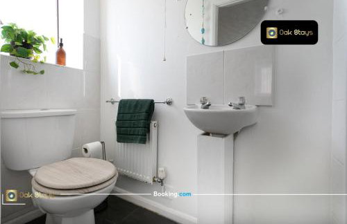 Quick Deals l 5 Bedroom l Sleeps 10 l Parking l Ideal for Groups l Oak Stays Short Lets & Serviced Accommodations - Foto 29