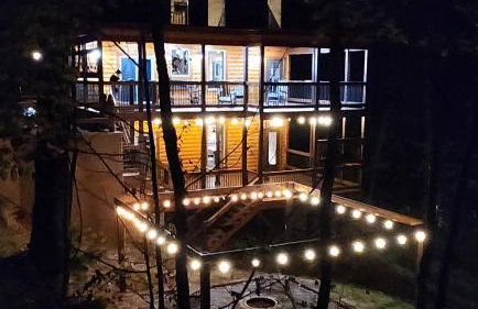 Luxe Cabin with Game Room, Hot Tub & Firepit - Foto 43