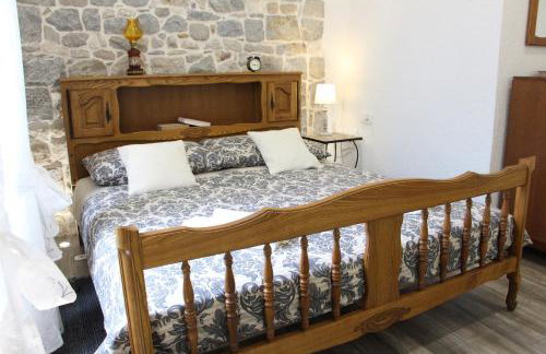 Old school apartment - Photo 20