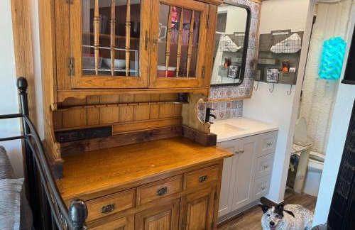 Stylish Container Home near 3 lakes and wineries - Photo 9