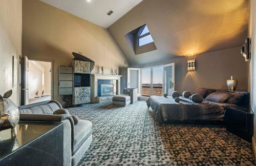 Vista De Lago Retreat Luxury Mansion with Pool and Theater - Foto 14