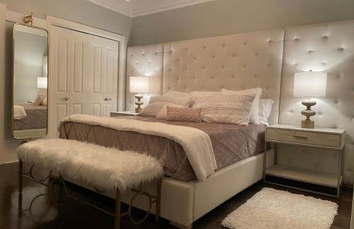 Best Location, Walk Anywhere - Photo 1