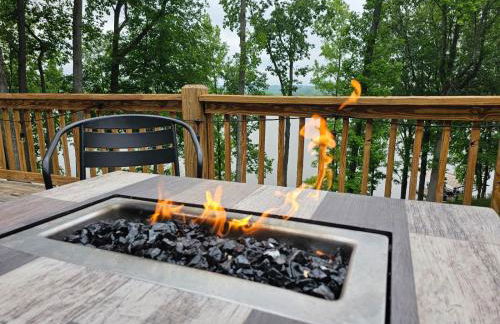 Lake Barkley Retreat - Newly Renovated - 5 BR - Foto 7