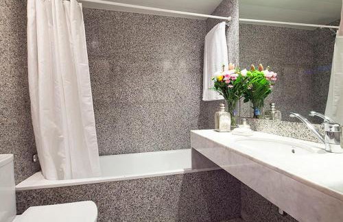 Apartment Barcelona Rentals - Sarria Apartments Near Center - Photo 8
