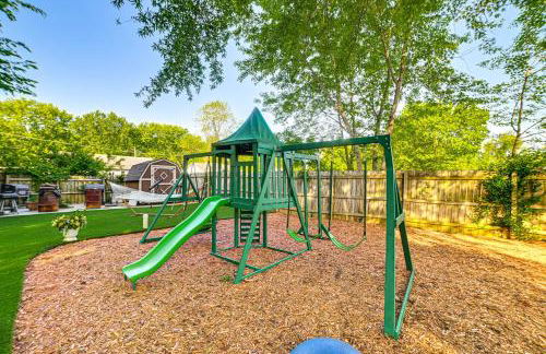 Home with Hot Tub, Playset and Grills in Clarksville! - Foto 22