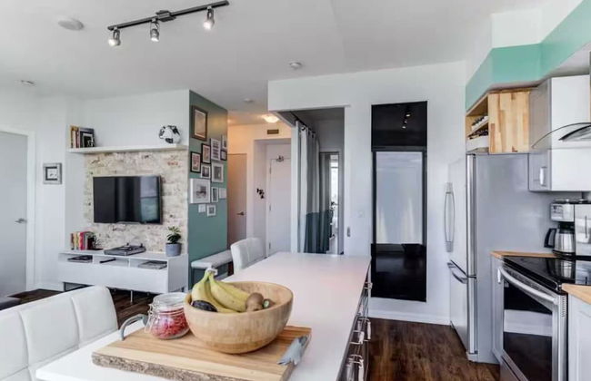 Lanterra Downtown Cn Tower - Photo 50