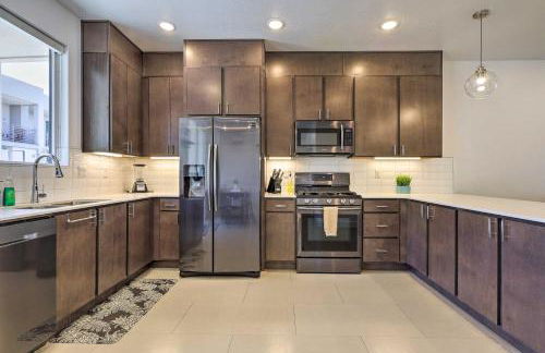 Sunny Resort Townhome and Balcony and Pool Access - Foto 8