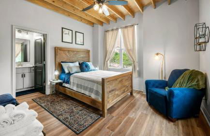 5-Star 2BR: Comfy, SuperHost Hospitality - Foto 10