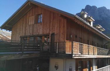 Ciasa Savoy - Foto 1