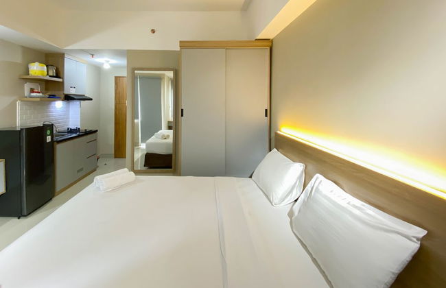 Homey and Well Furnished Studio LRT City Jatibening Apartment - Photo 6