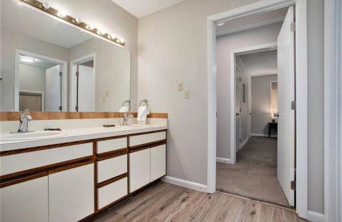 Smitten in da Mitten - 18 acres, Arcades, High Spd Web, Hot Tub, Pond! - Foto 65