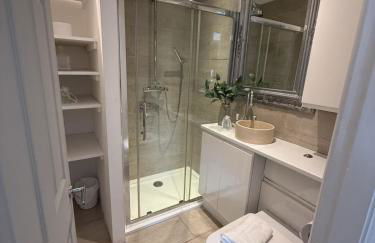 Cosy 4BR house, West Didsbury, bars and restaurants close by, Free Parking, Sleeps 8 - Photo 24