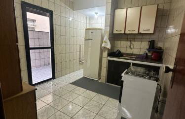 PRAIA DO MORRO - 2 QUARTOS - Apartamento 3 min do mar á pé - Garagem coberta e livre - WI FI - Foto 5