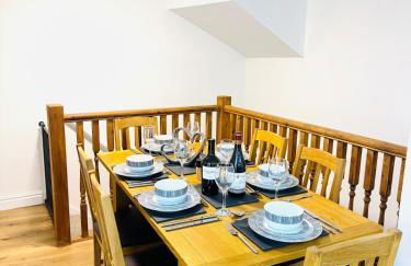 NEW Central Ryde Retreat, Melville Duplex, short walk to Beach Sleeps 6 - Foto 50