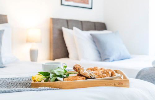 Cozy 3 Bedroom Terrace Cottage in Epsom - Photo 16