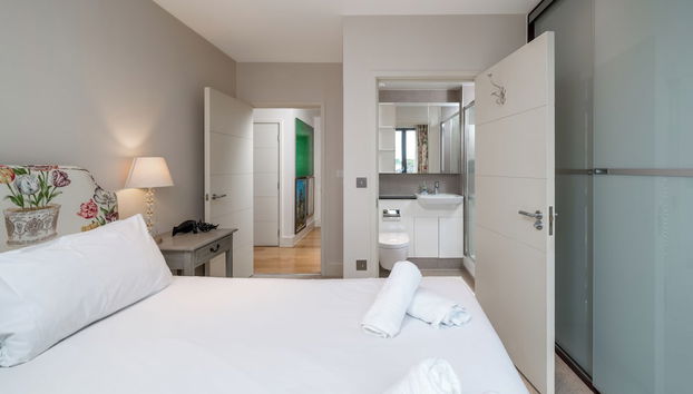 Superb Artists Flat w Free Parking - Foto 5, Habitación