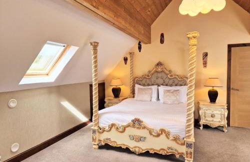 Lbtie Lodge with Two Private Hot Tubs - Fife - Loch Leven - Lomond Hills - Photo 10