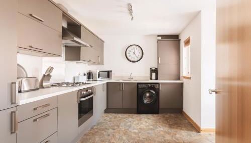 2 Bed Apartment, Sleeps 4 - Pet Friendly & Parking - Foto 4