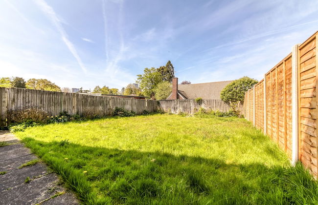 Contemporary 4 Bedroom Detached House With Parking and City Links - Foto 29