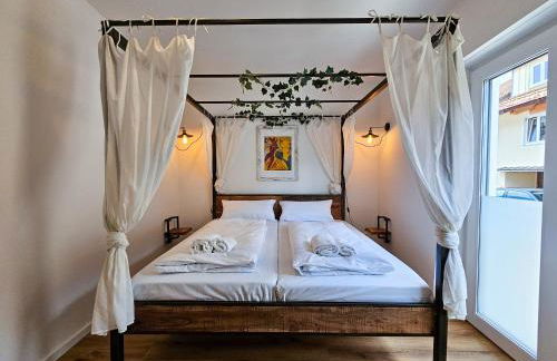 BETTER l industriaI apartment l Heimkino - Foto 26