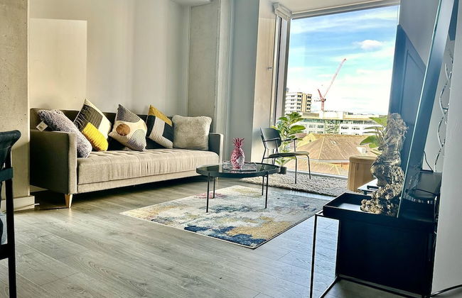 Captivating 2-bed Skyview Apartment in Leeds - Foto 10