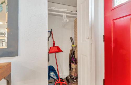 Backyard BBQ Retreat: Central 3bd - Prime Location - Foto 36