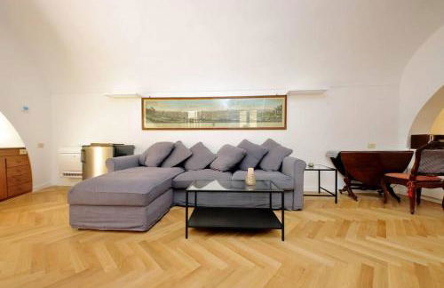 Pantheon Apartment with private terrace - Photo 4