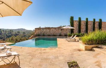 Casa de Piedra ubicada en el exclusivo wine village de Viladellops, te ofrece una experiencia única, donde el lujo y la tradición se fusionan en un entorno natural privilegiado - Foto 12