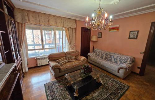 LUR Gijón - Espacioso alojamiento de 3 hab en La Calzada - VUT-7016-AS - Foto 17