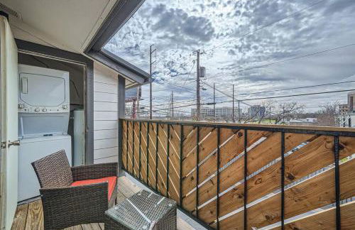Your Modern 2B Getaway - W/D, Pool, Prkg - 10min to DTWN - Foto 29