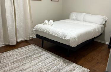 Charming Large 3 beds-2 bath Newark EWR NYC - Photo 2