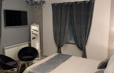 La biche au bois piscine chauffee jacuzzi - Foto 24