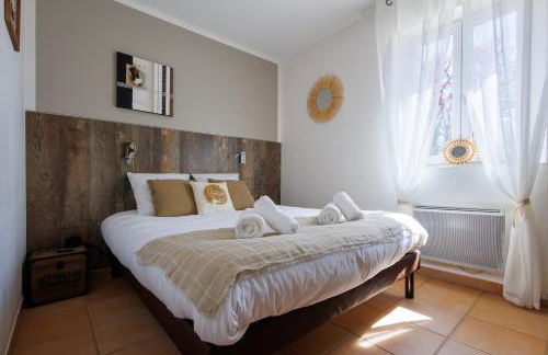 Lou Karo - Piscine partagée - Parking privé - Photo 4