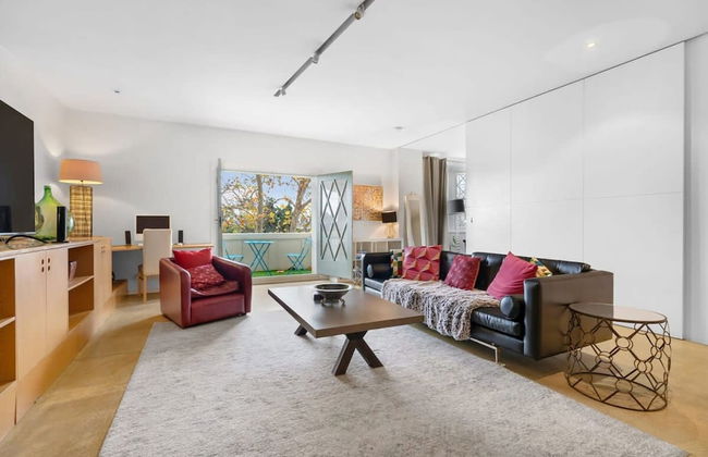 Spacious St Kilda Escape - Parking and City Views - Foto 1