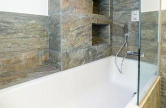 FLORIT FLATS - CATHEDRAL LUXURY TERRACE FLAT 2BR 2BA AC Wifi - Photo 20