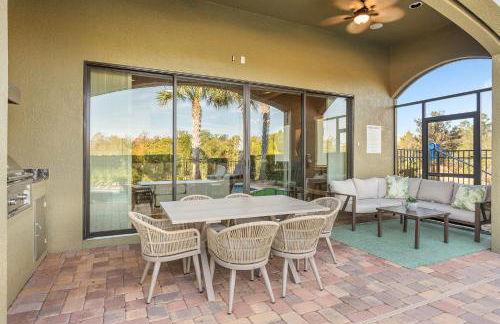 Luxury Resort Family Home Professionally Furnished Ultra Comfortable beds Epic Mario Game Room Themed Bedrooms Heated Pool and Spa Outdoor Grill Golf Course View - Foto 46