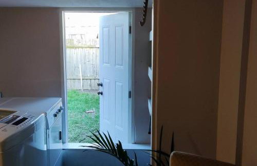 Guest House with Private Entrance- walk to Downtown Noblesville - Foto 15