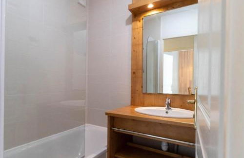 APT T2 4 COUCHAGES dans RES. 4 * - BALCONS des AIRELLES (1800) coeur de station - Photo 7