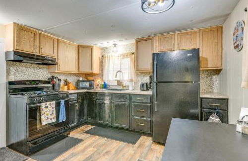 Walk to Lake Huron Pet-Friendly Caseville Cottage - Photo 10